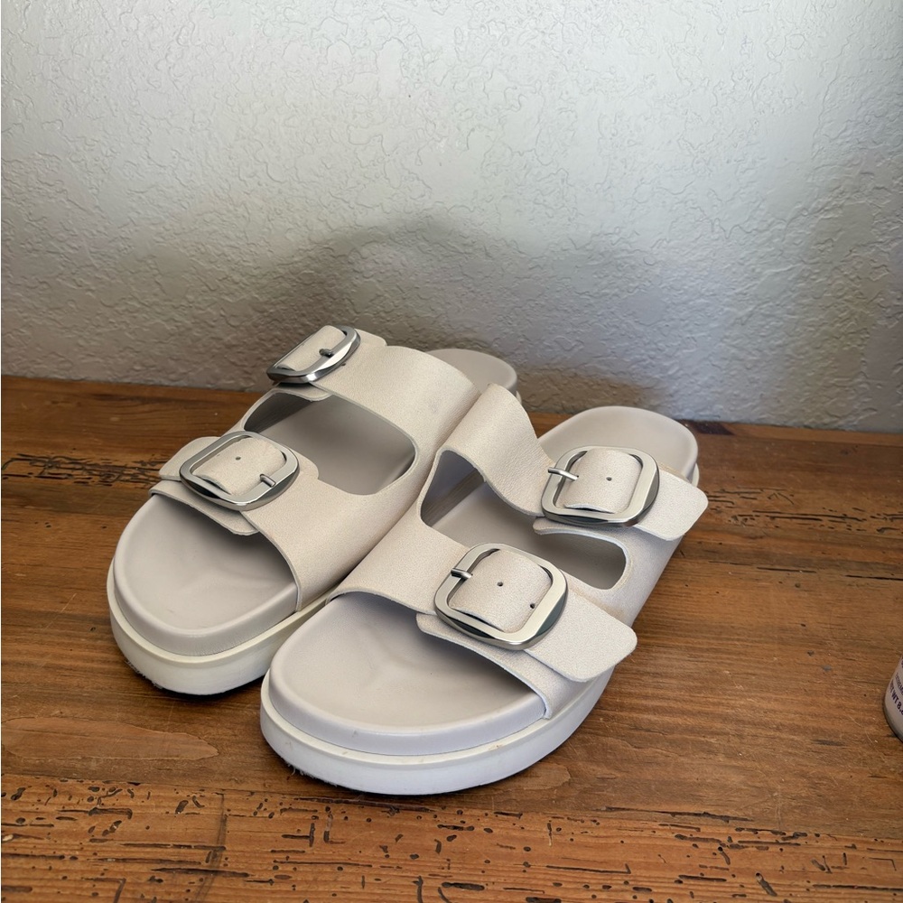 Christina Francini Platform Leather Slip on Sandals